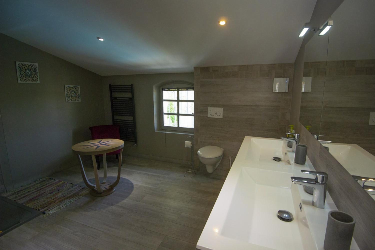 Bathroom | Provence holiday accommodation