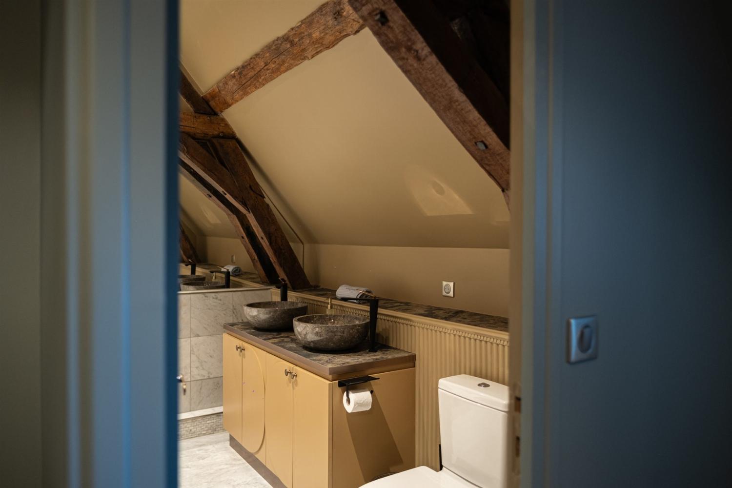 Bathroom | Holiday château in Indre-et-Loire