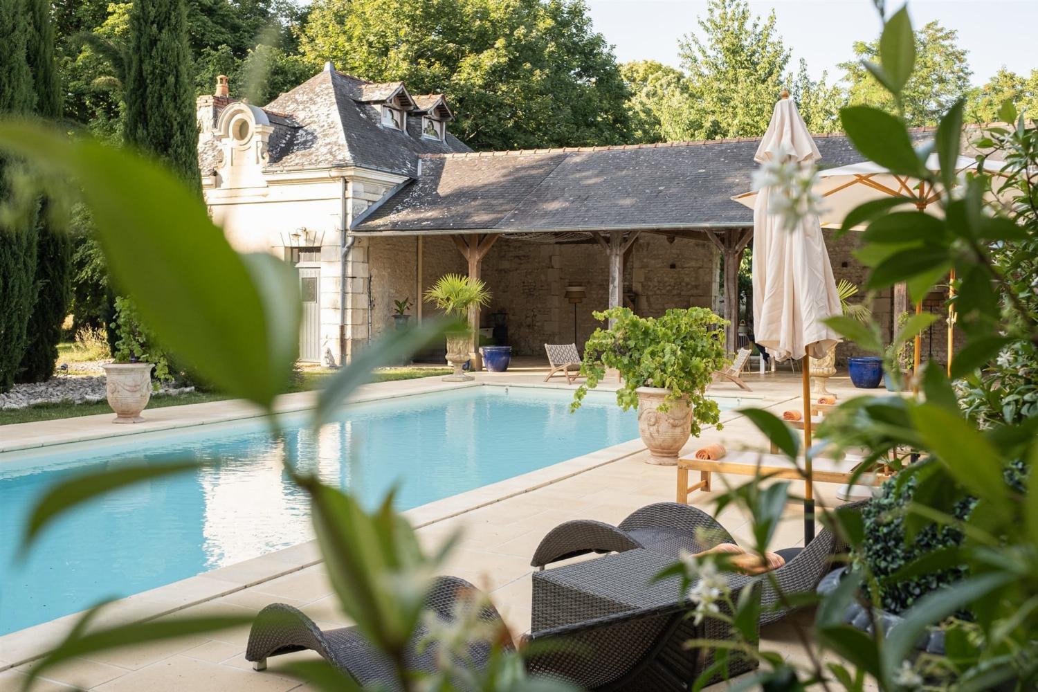 Piscine privée chauffée | Château de vacances en Indre-et-Loire
