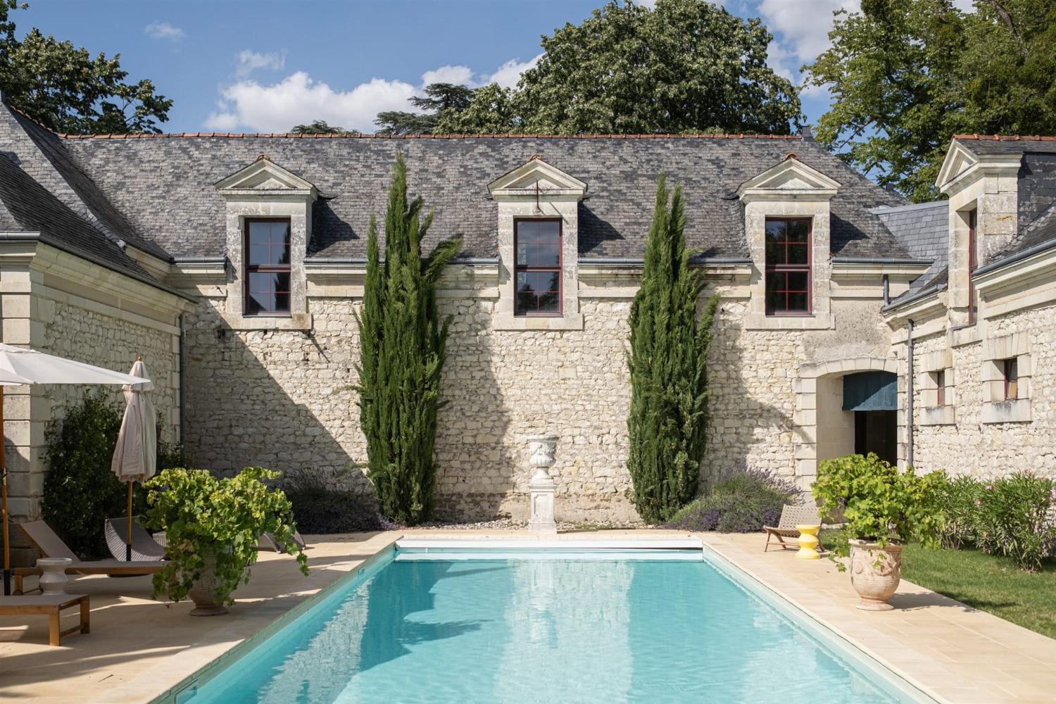 Private pool | Holiday château in Indre-et-Loire