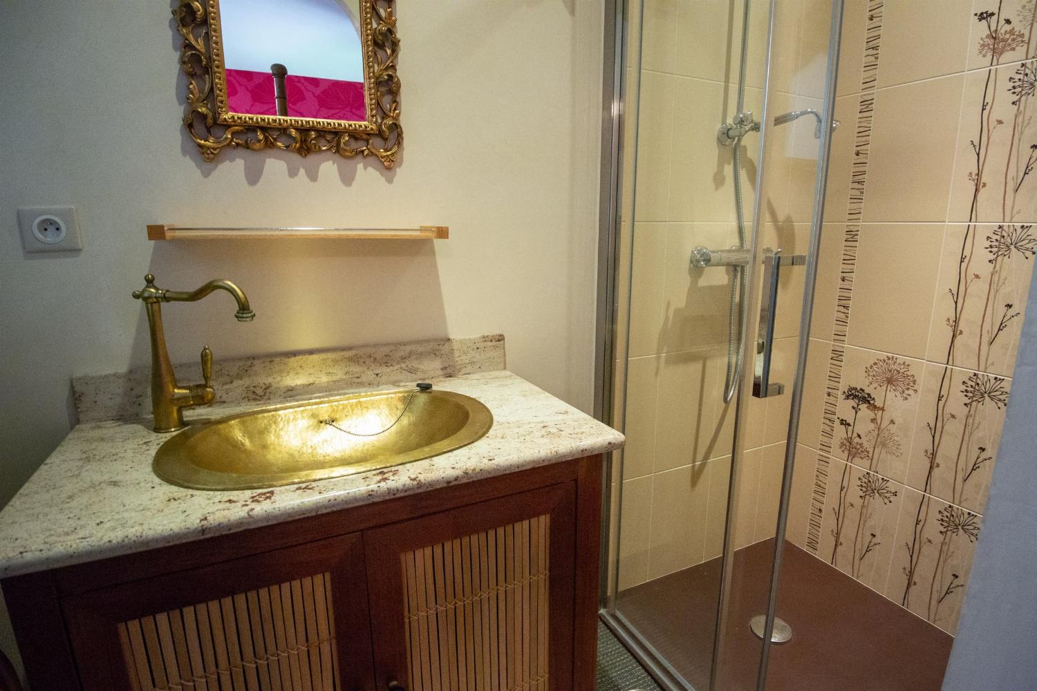 Bathroom | Holiday home in Nouvelle-Aquitaine
