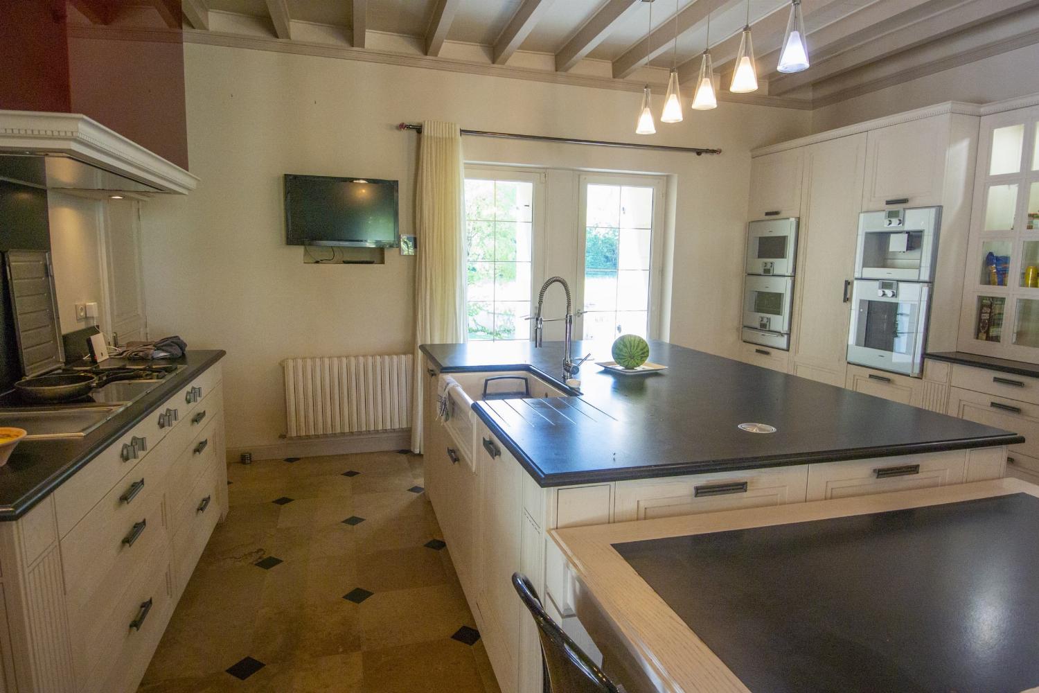 Kitchen | Holiday home in Nouvelle-Aquitaine