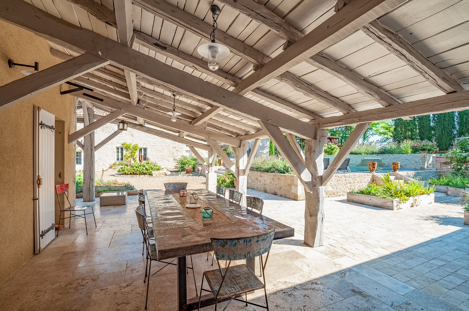 Shaded dining terrace Shaded dining terrace