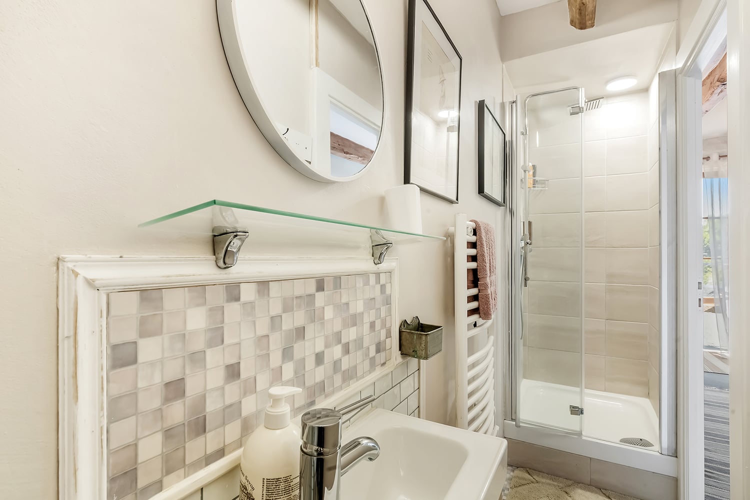 Bathroom | Holiday cottage in Brittany
