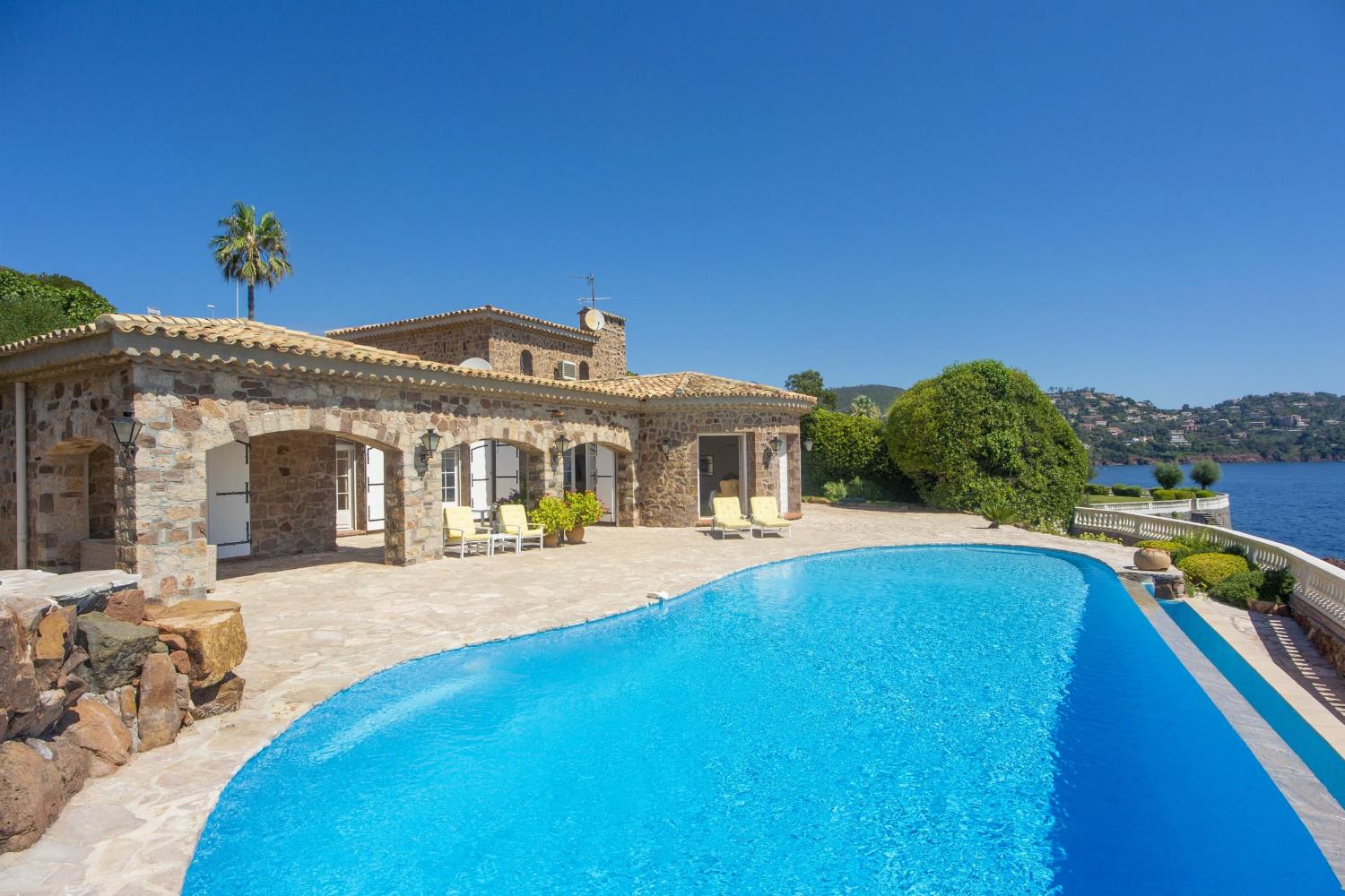 Holiday villa in Le Trayas with private pool