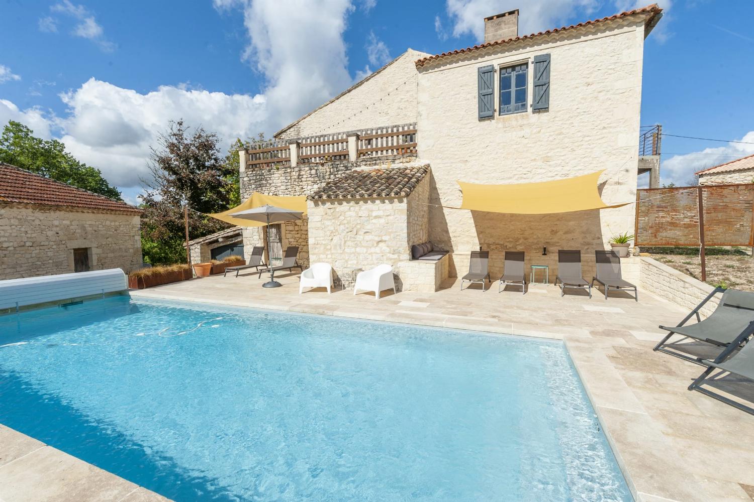 Rental home in Lot with private pool