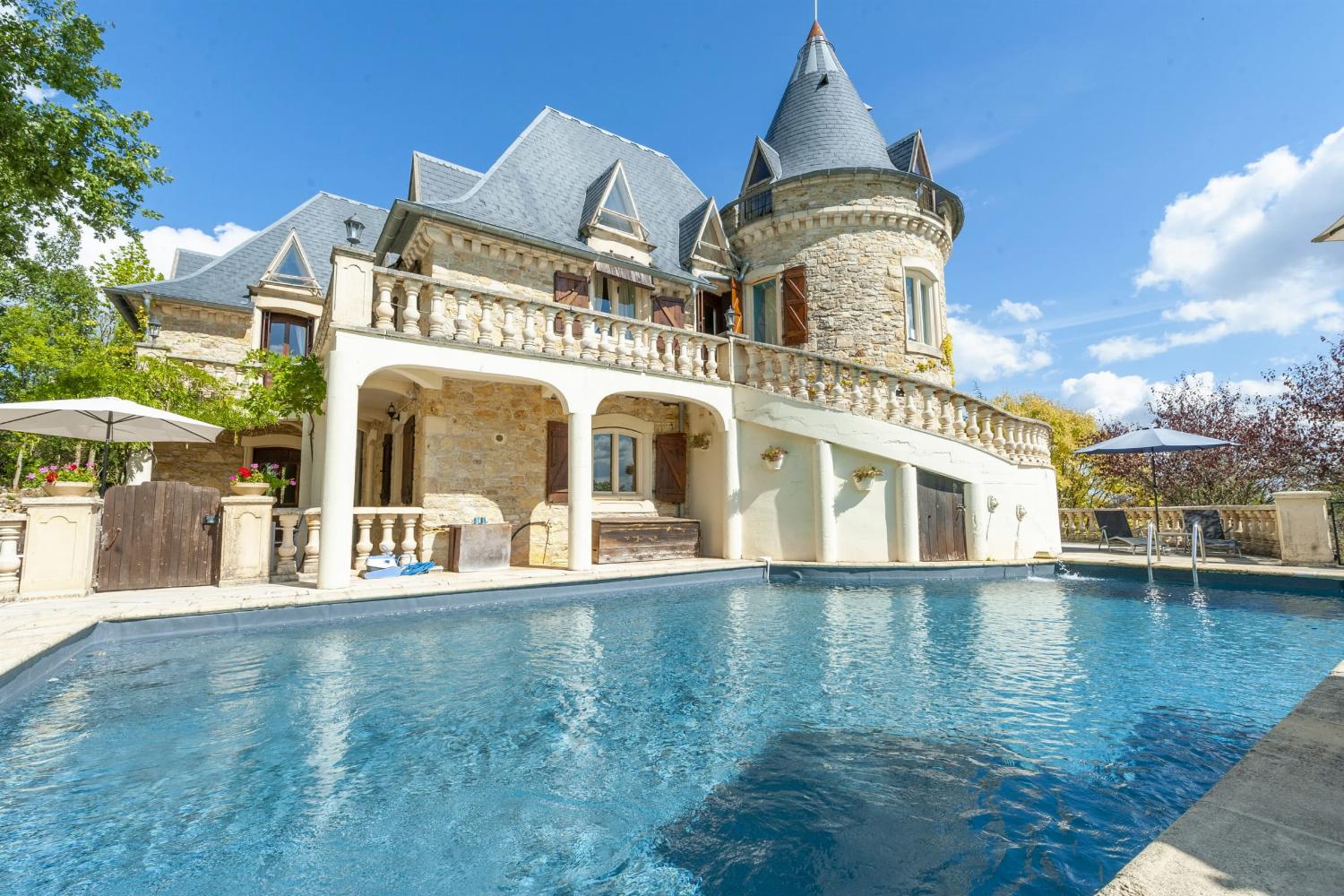 Holiday château in the Lot with private heated pool