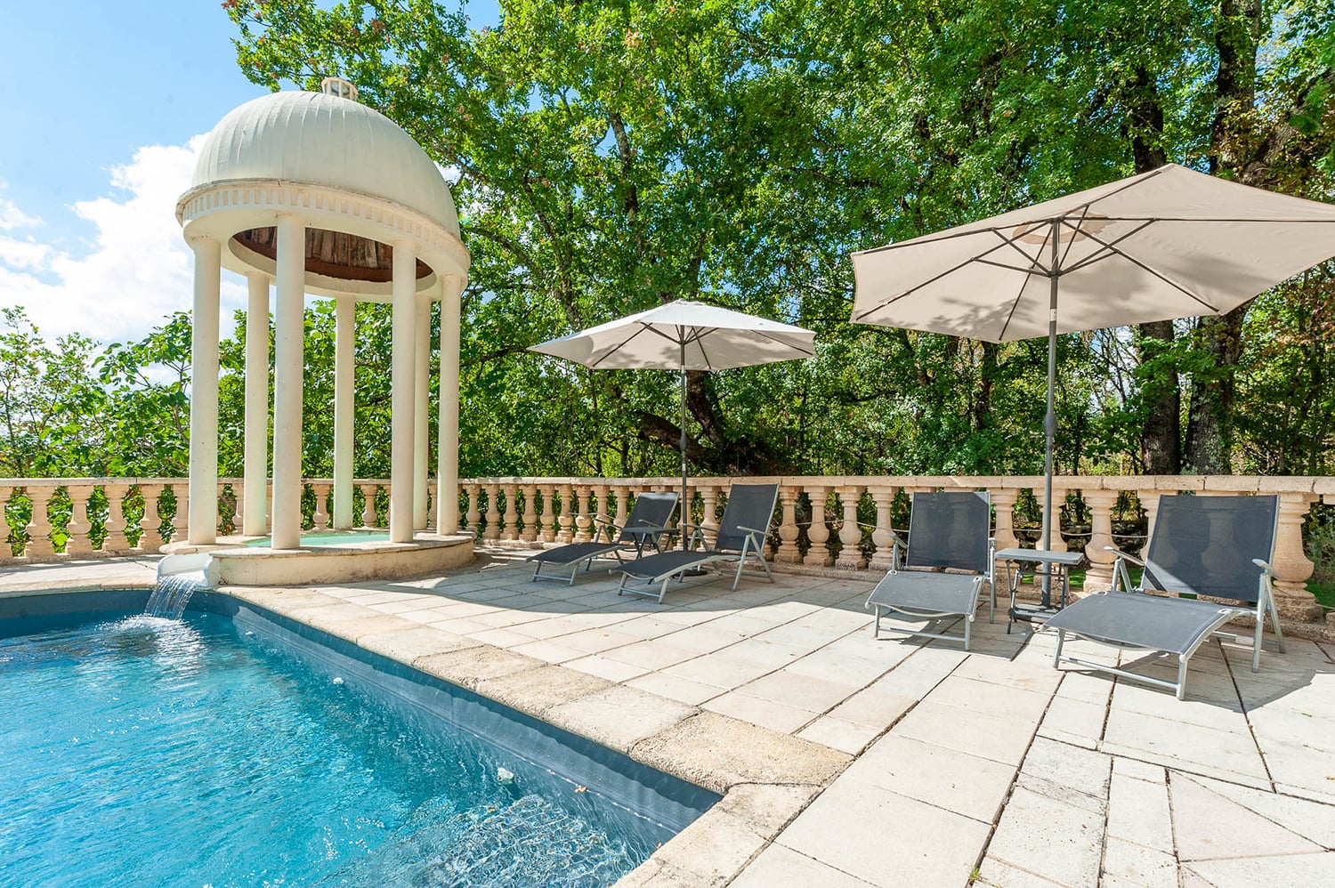 Private pool Private pool