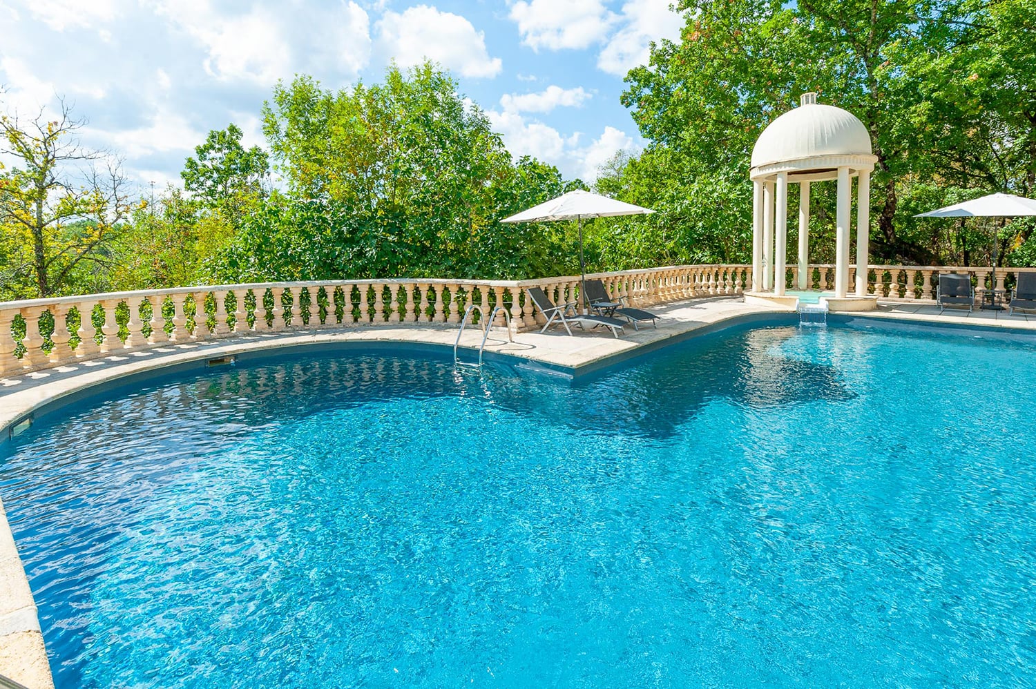 Private pool Private pool