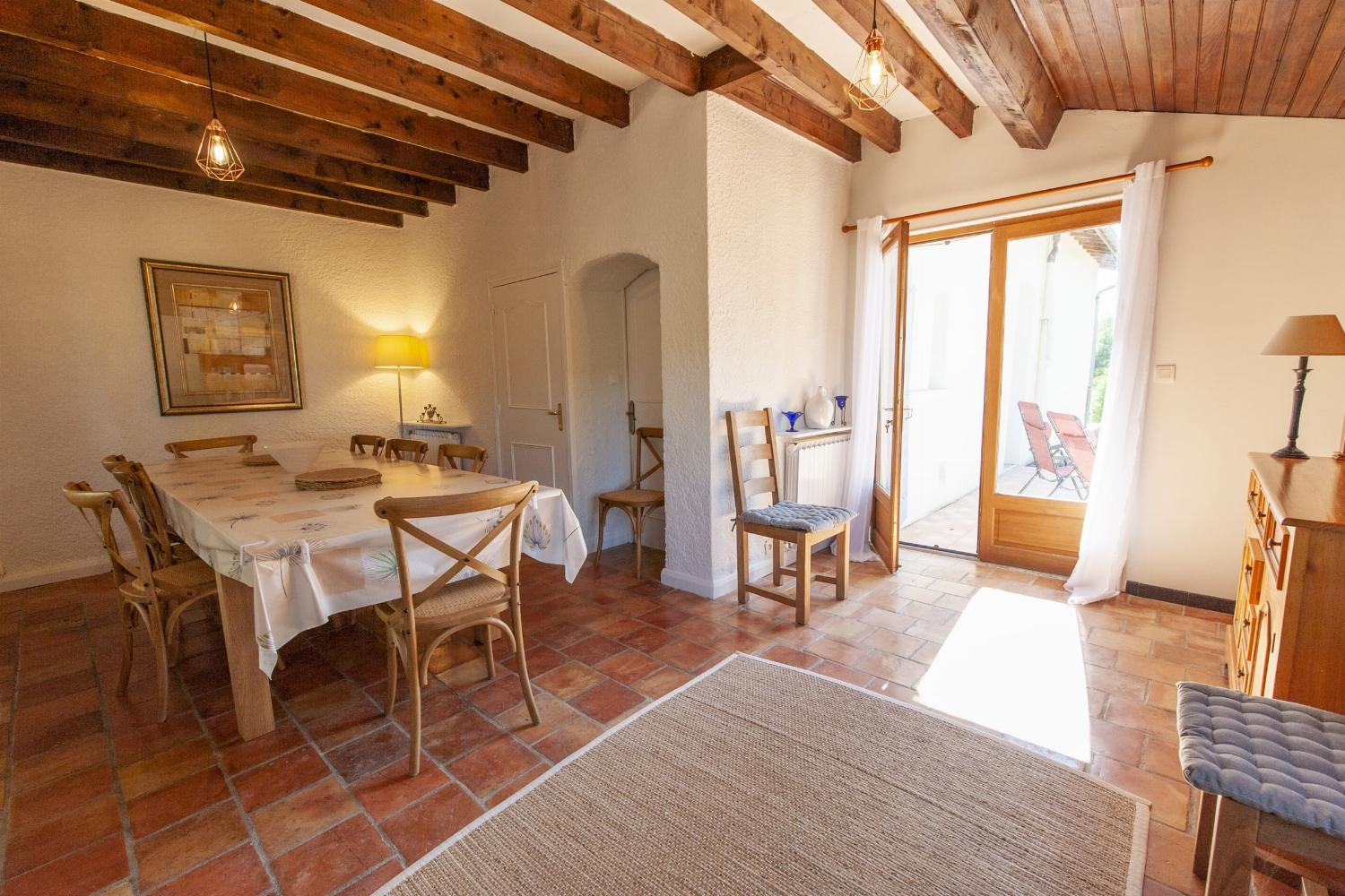 Dining room | Holiday home in Lot-et-Garonne