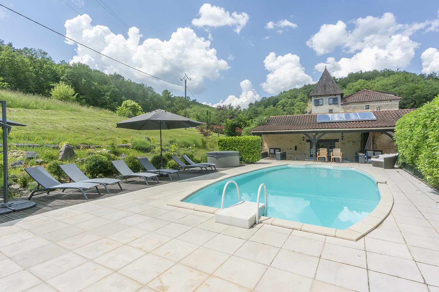 Maison de vacances dans le Lot avec piscine privée