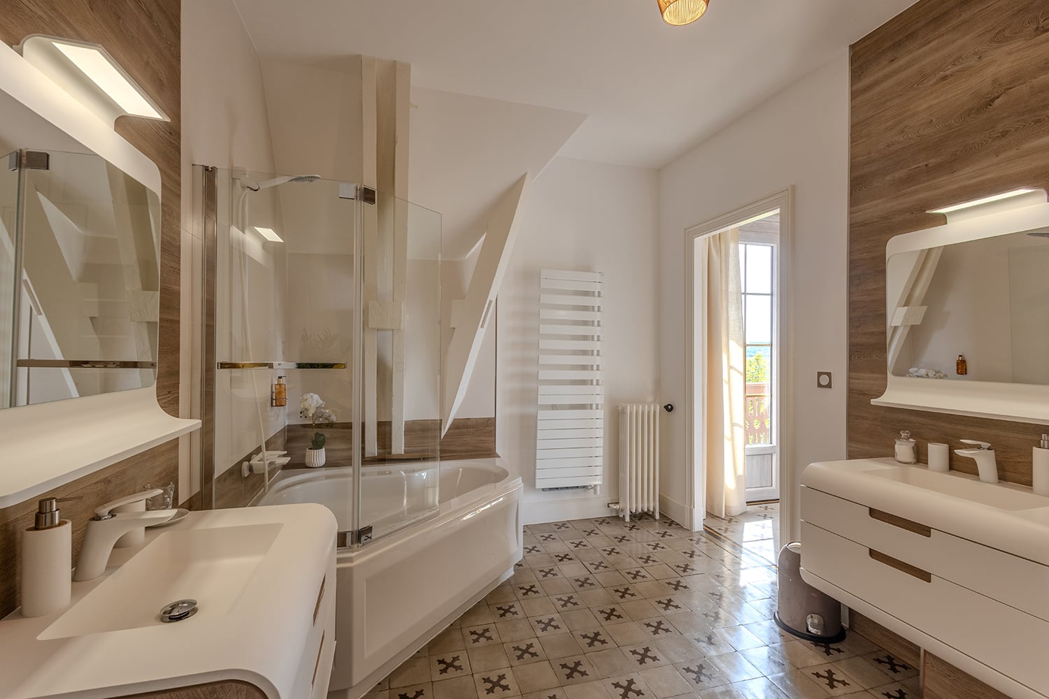 Bathroom | Holiday château in Olonzac