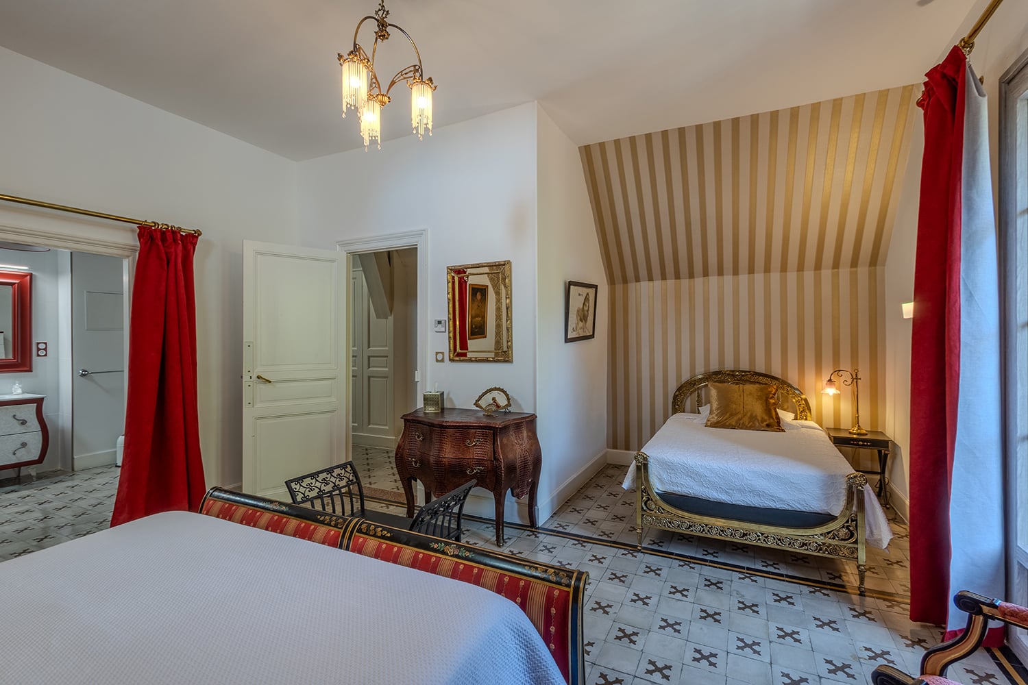 Bedroom | Holiday château in Olonzac