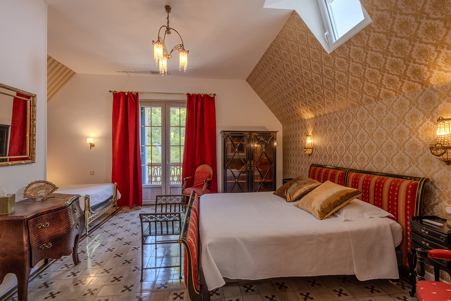 Bedroom | Holiday château in Olonzac