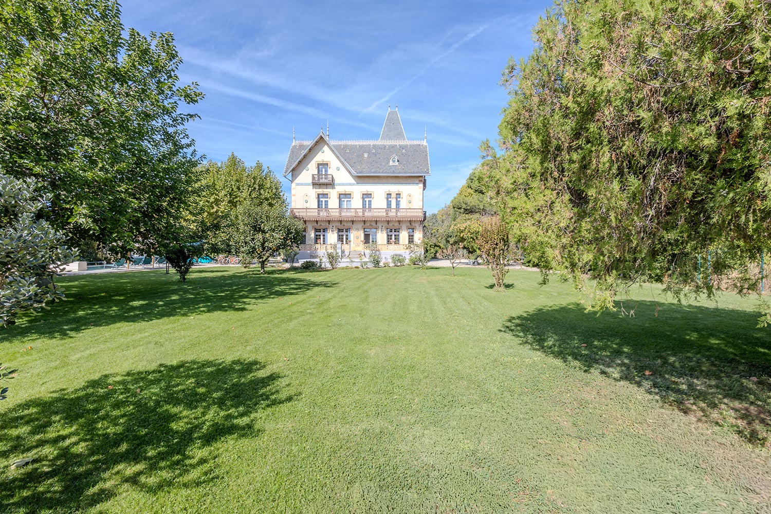 Holiday château in Olonzac