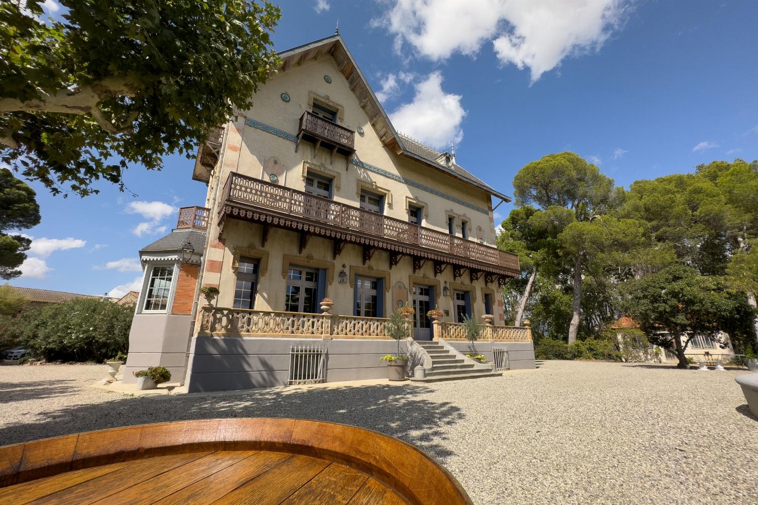 Holiday château in the South of France