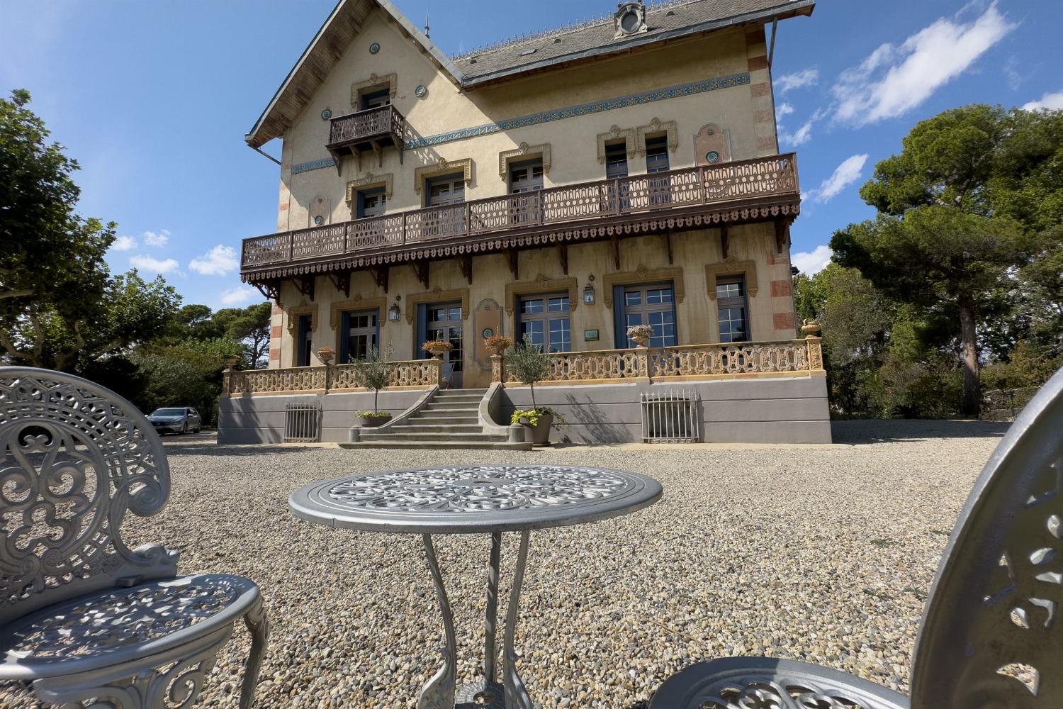 Holiday château in the South of France