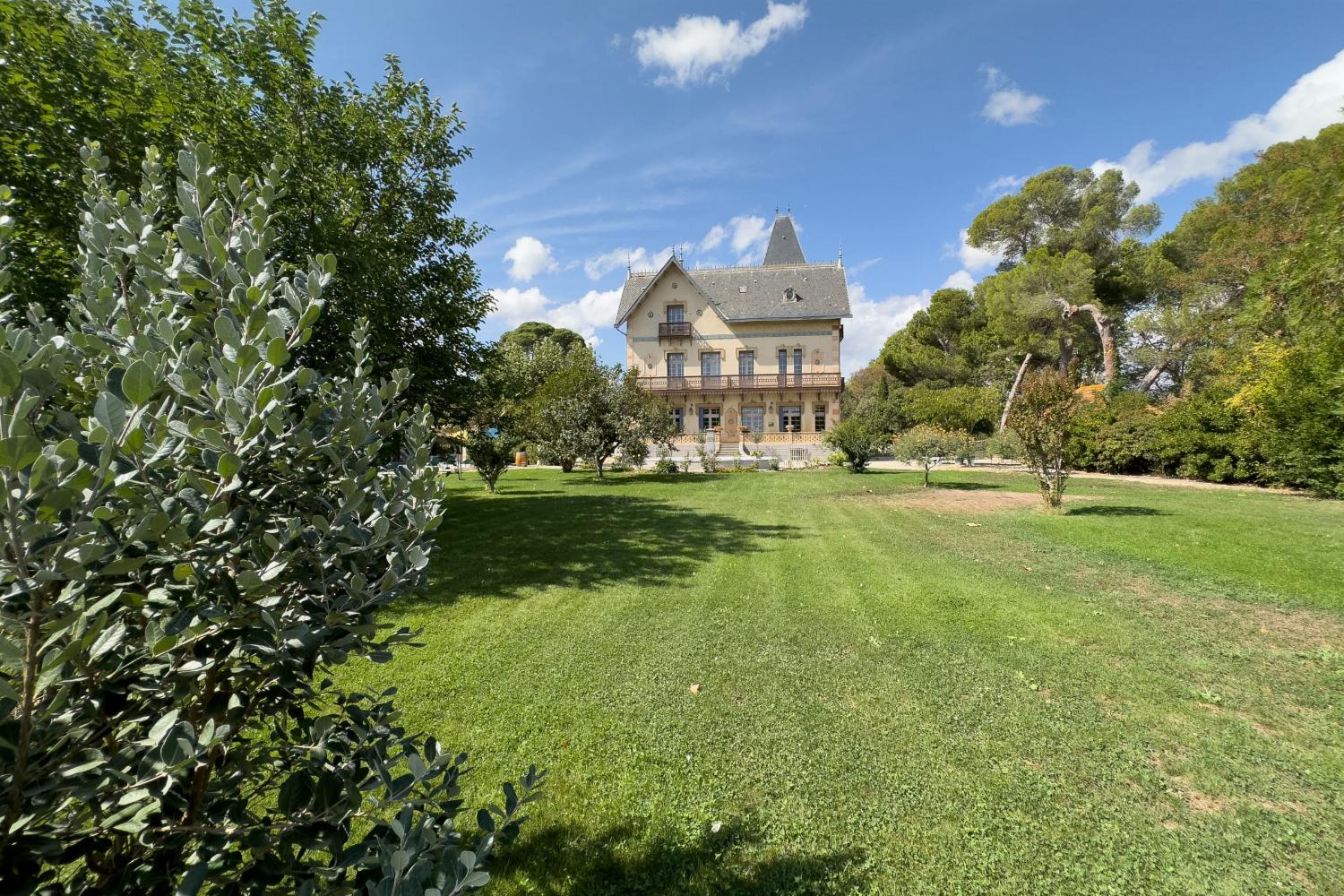 Holiday château in the South of France