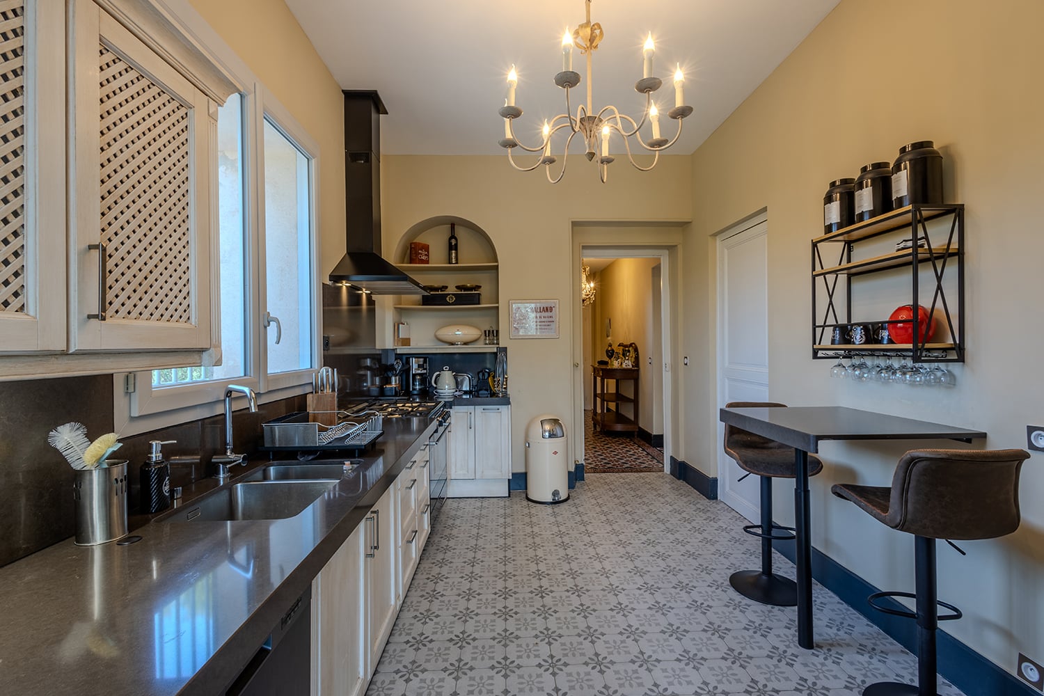 Kitchen| Holiday château in Olonzac