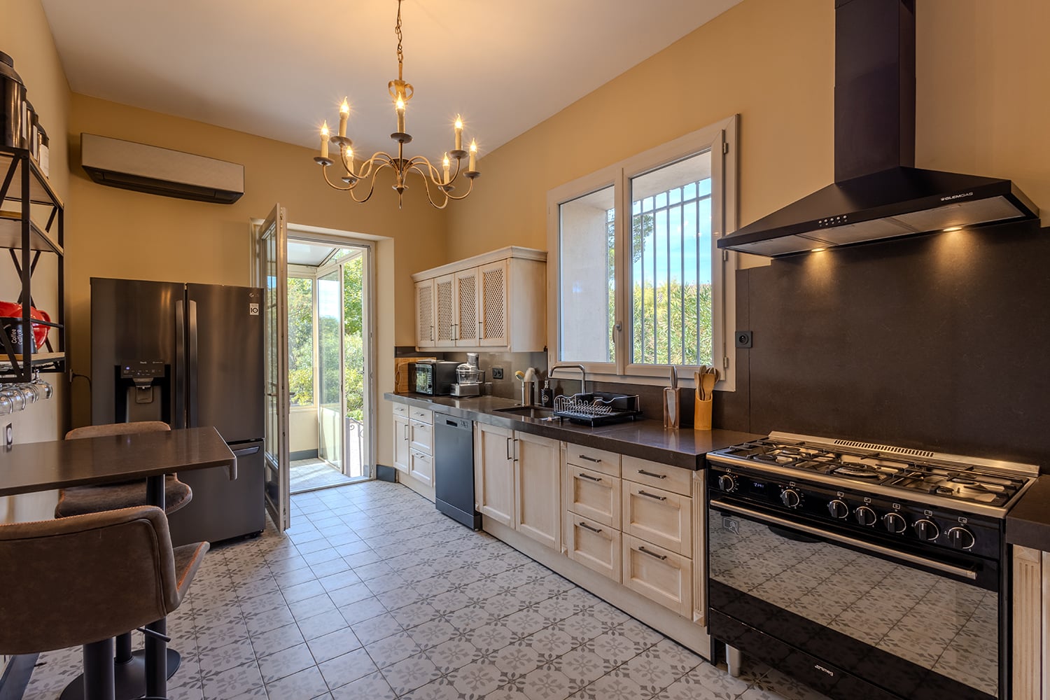 Kitchen | Holiday château in Olonzac