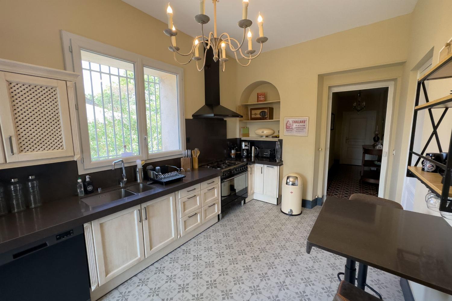 Kitchen | Holiday château in the South of France