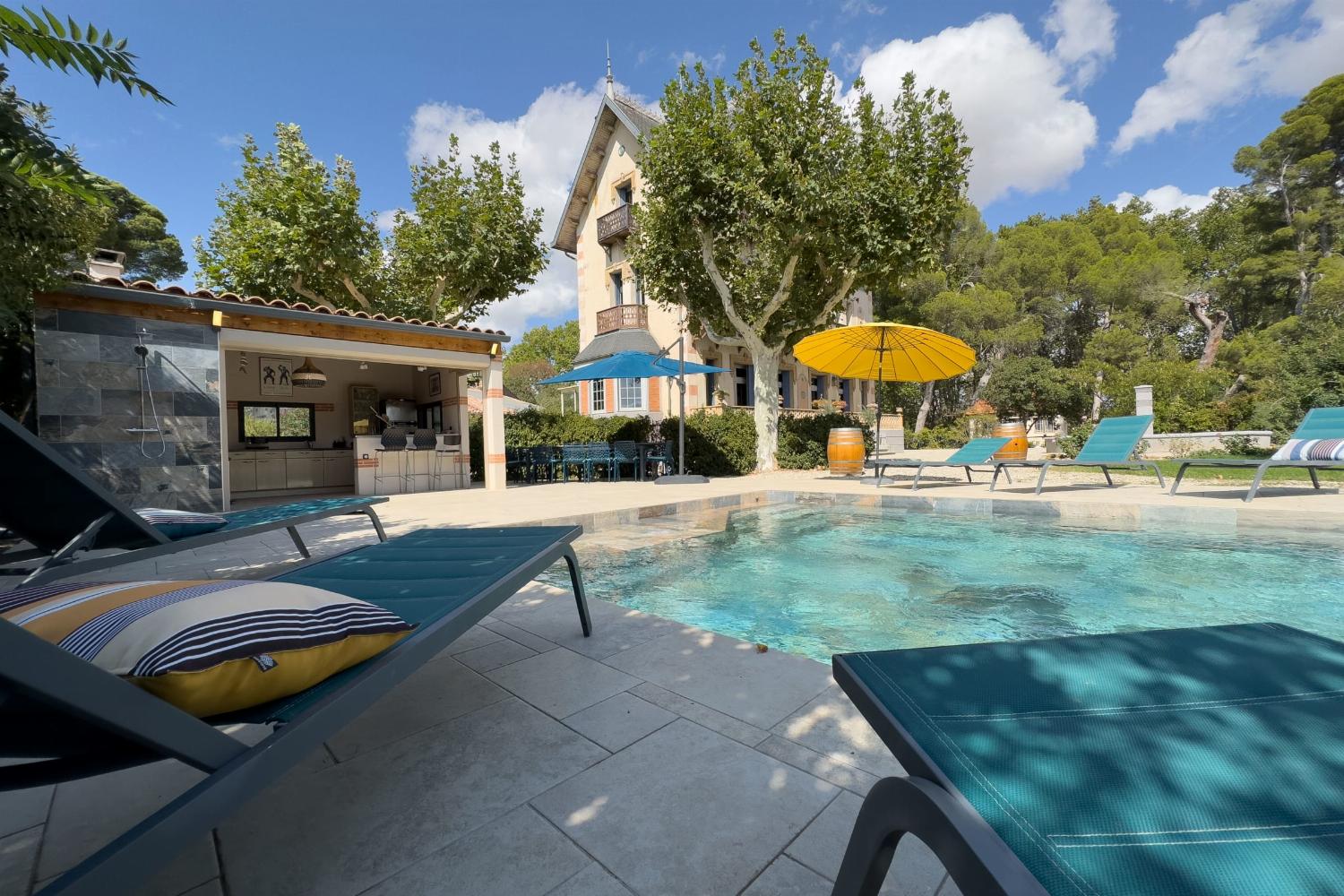 Private pool | Holiday château in the South of France