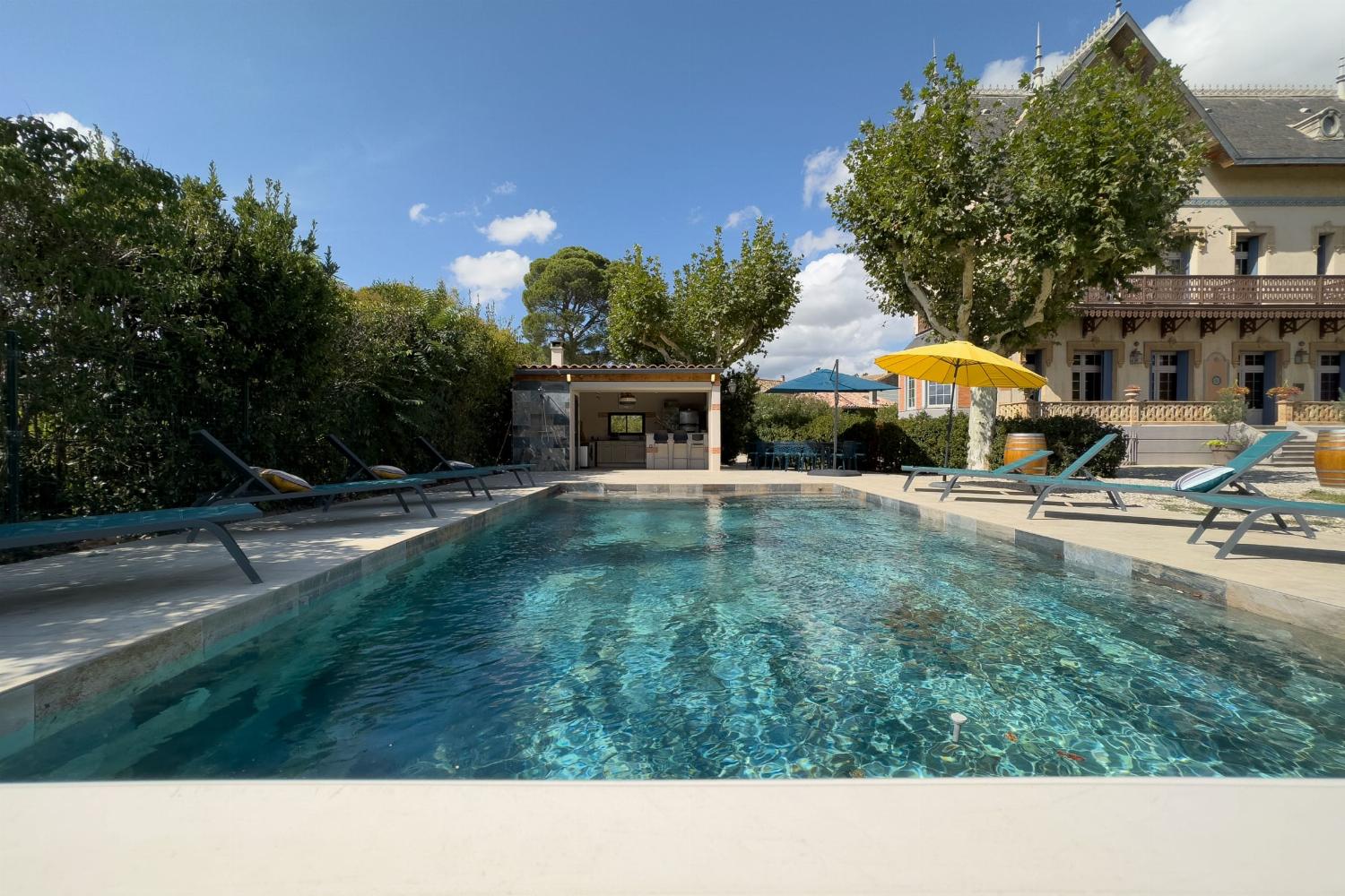 Private pool | Holiday château in the South of France