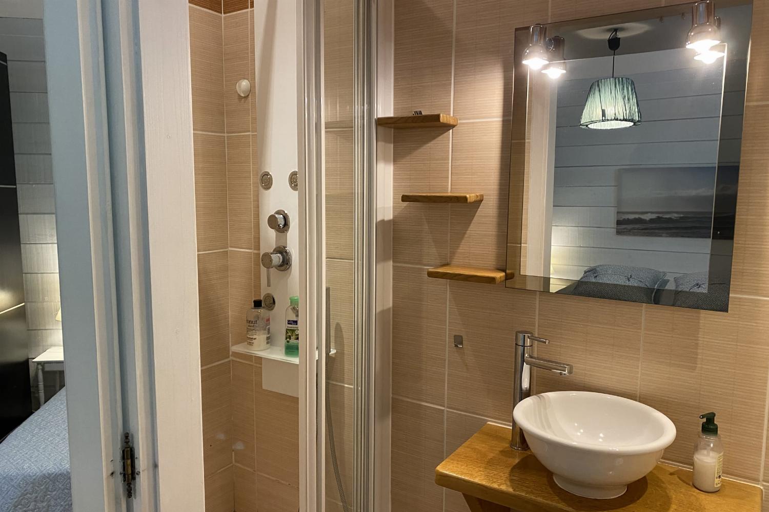 Bathroom | Holiday home in South of France