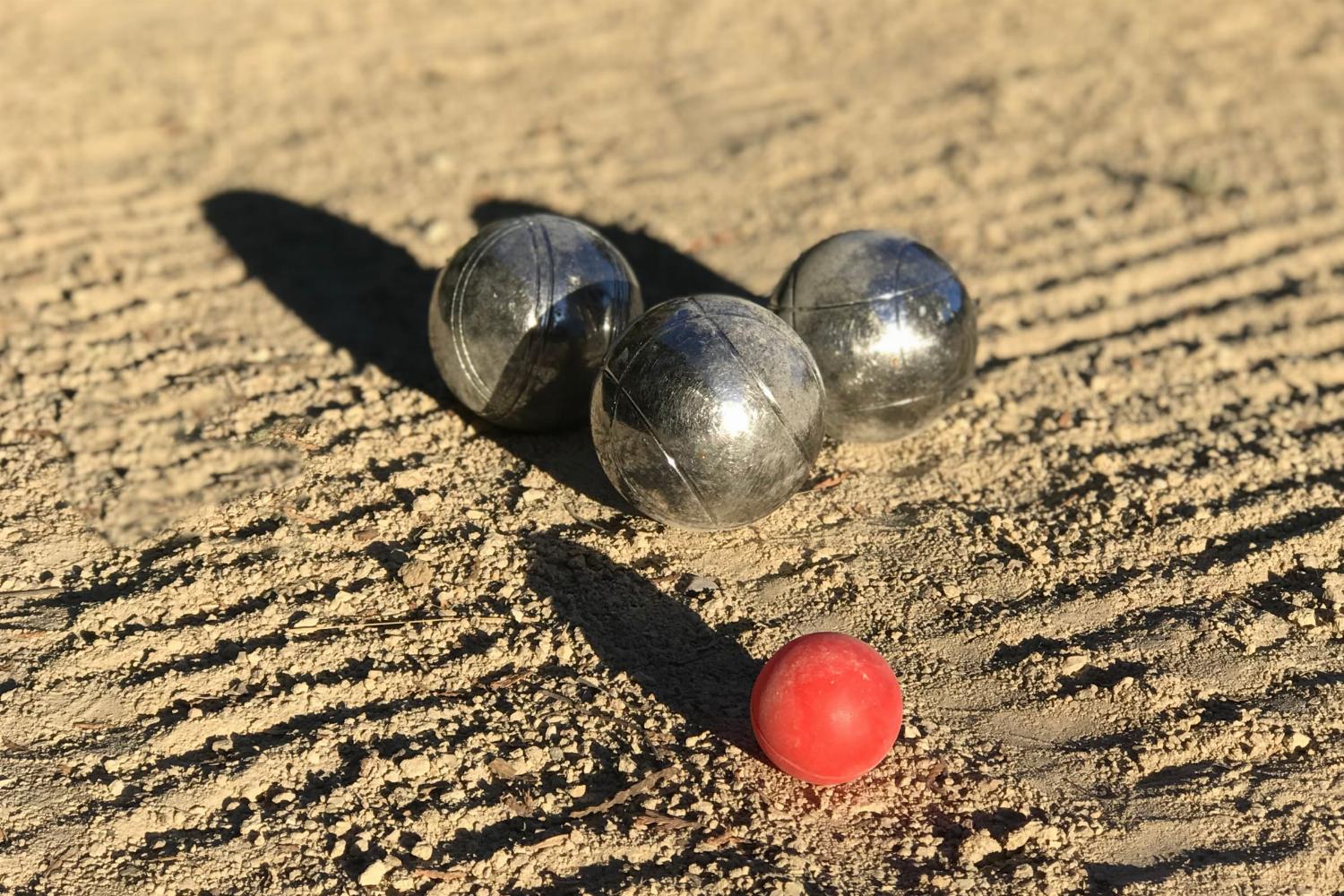 Boules court