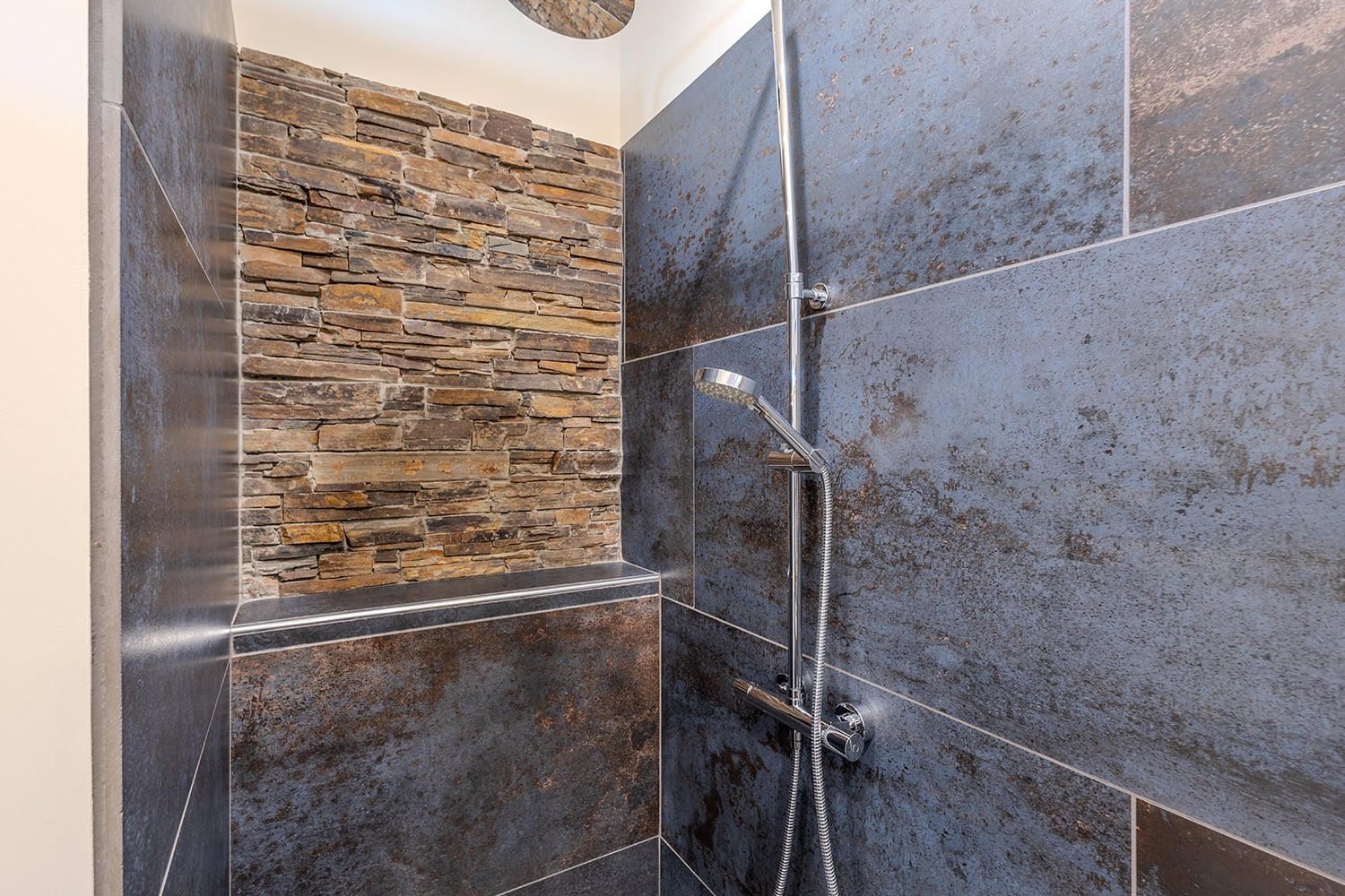 Bathroom | Holiday home in Le Somail