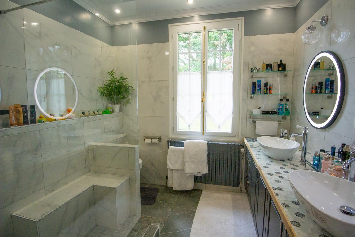 Bathroom | Holiday home in Loire Valley