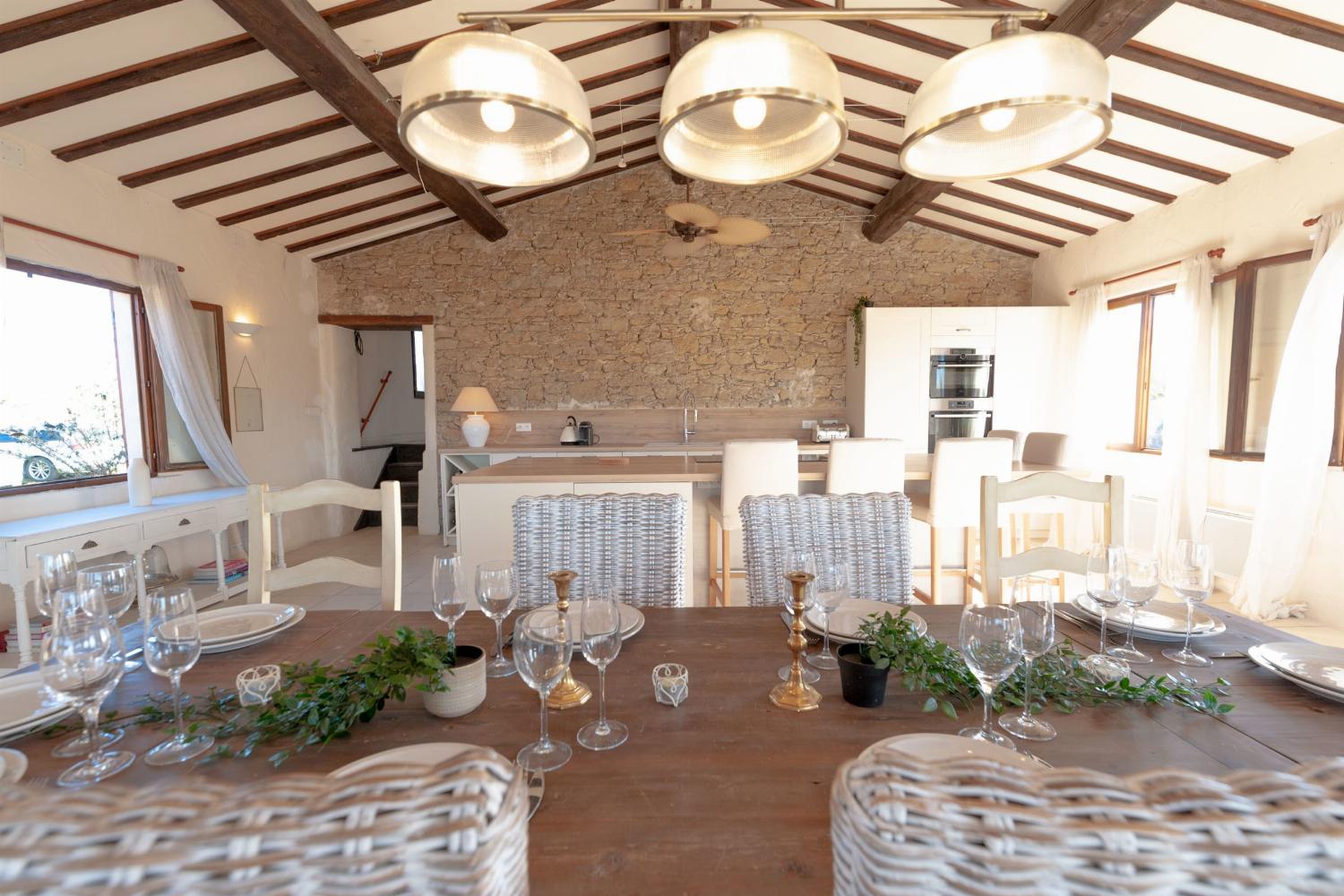 Dining room | Rental home in South of France