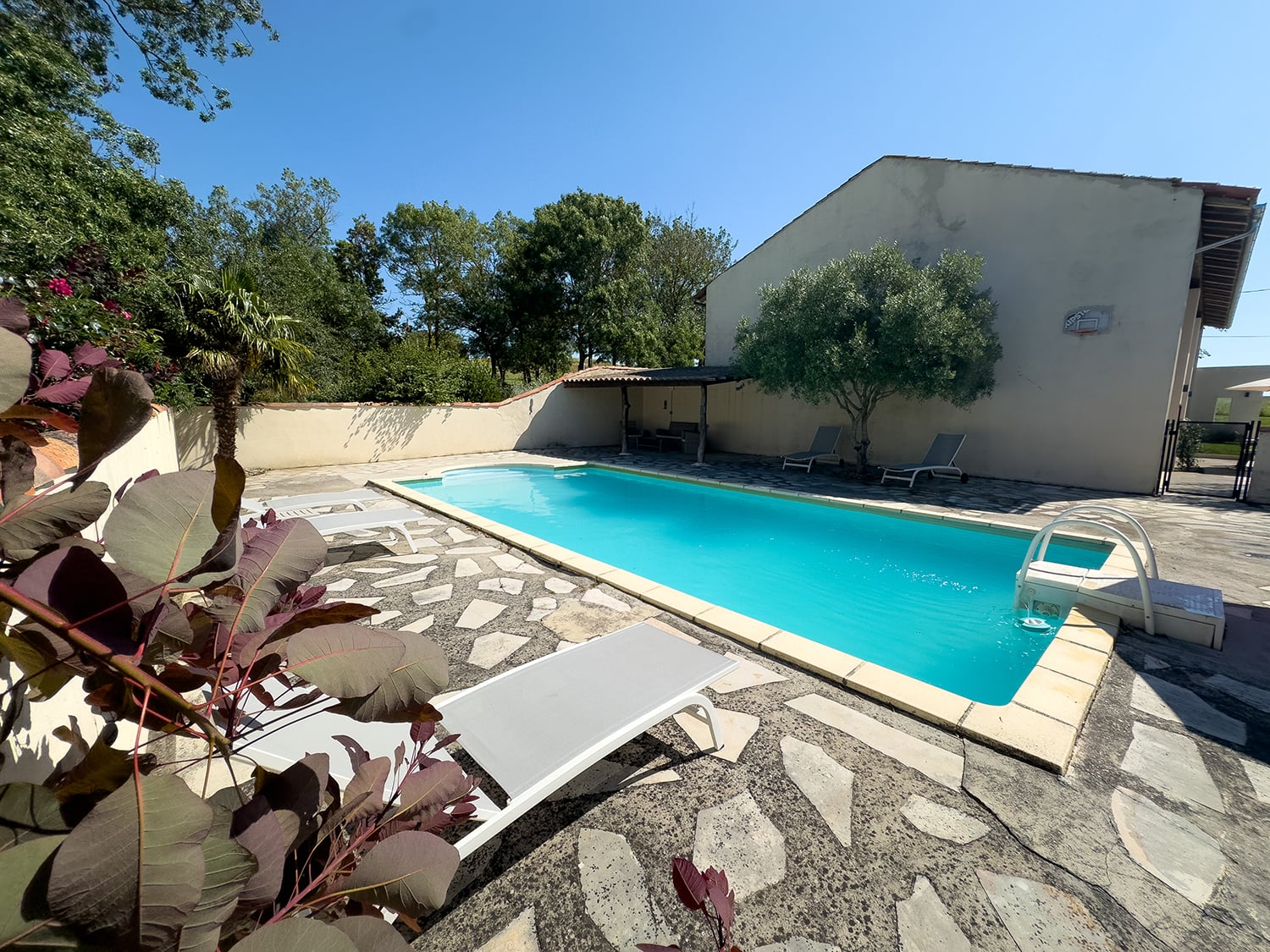 Private pool
