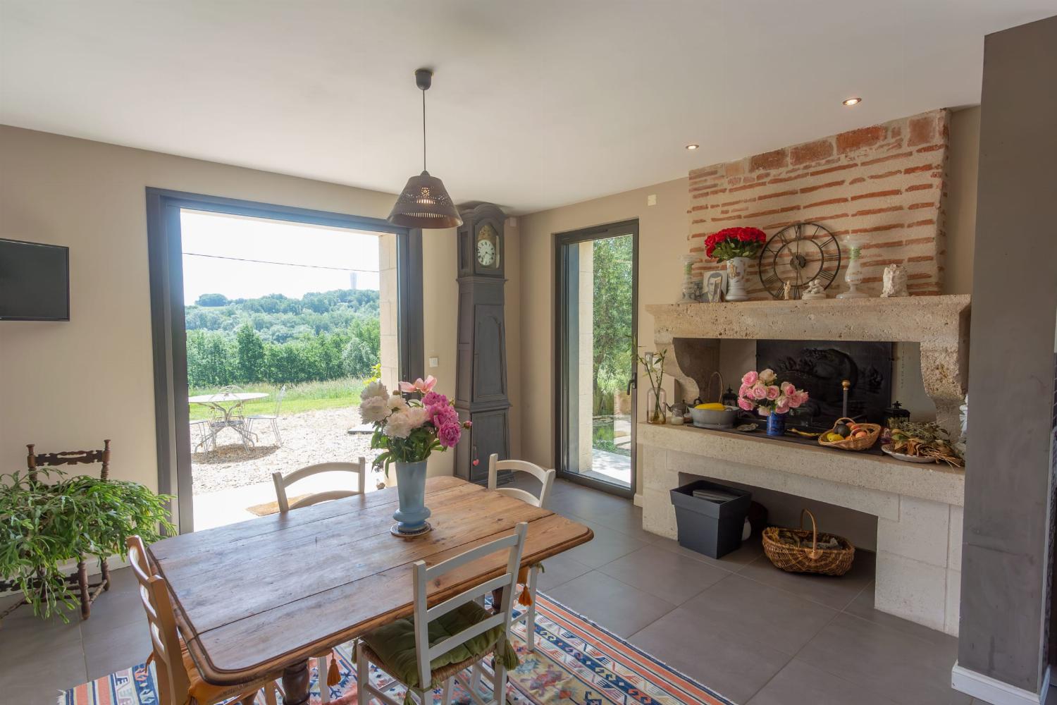 Dining room | Holiday home in South West France