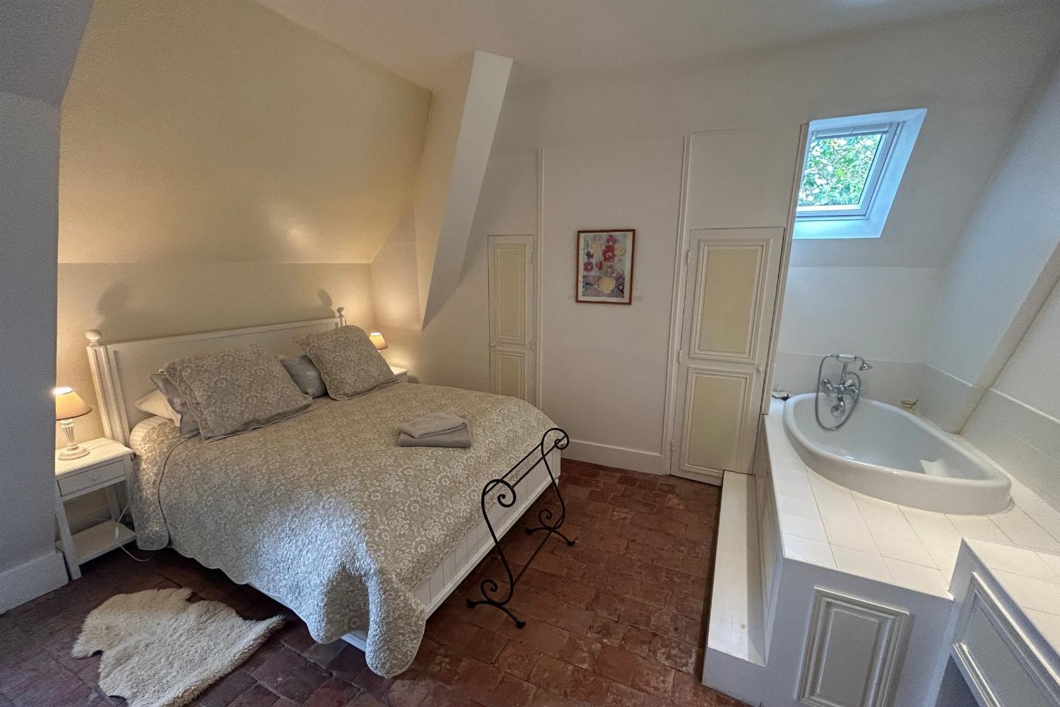 Bedroom | Holiday château in Burgundy