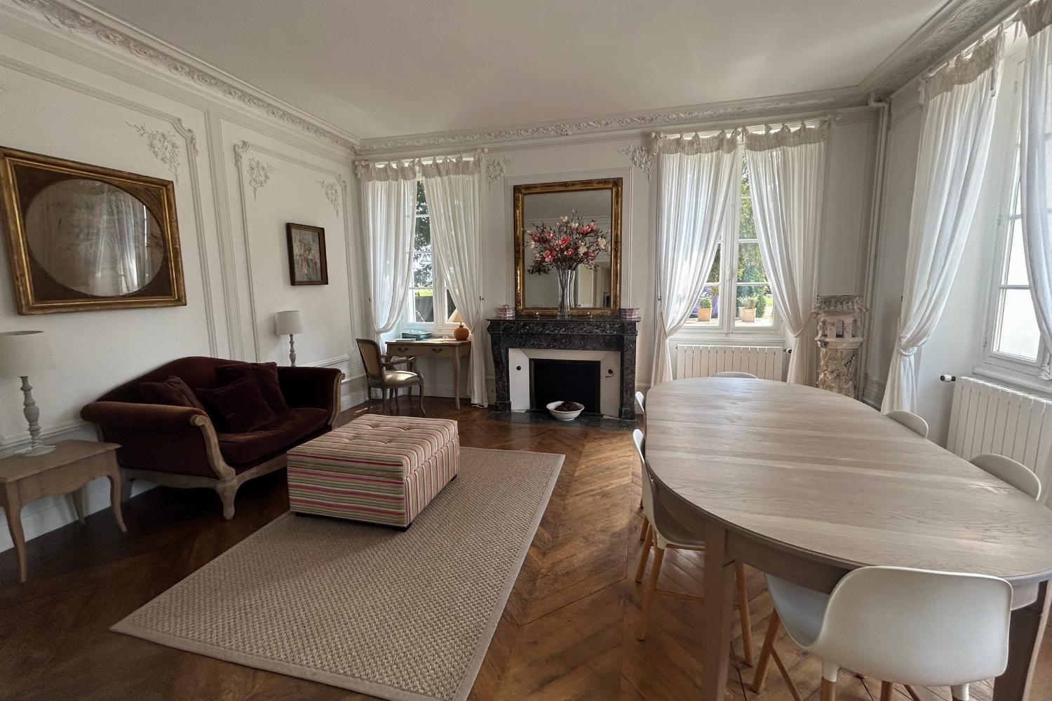 Dining room | Holiday château in Burgundy