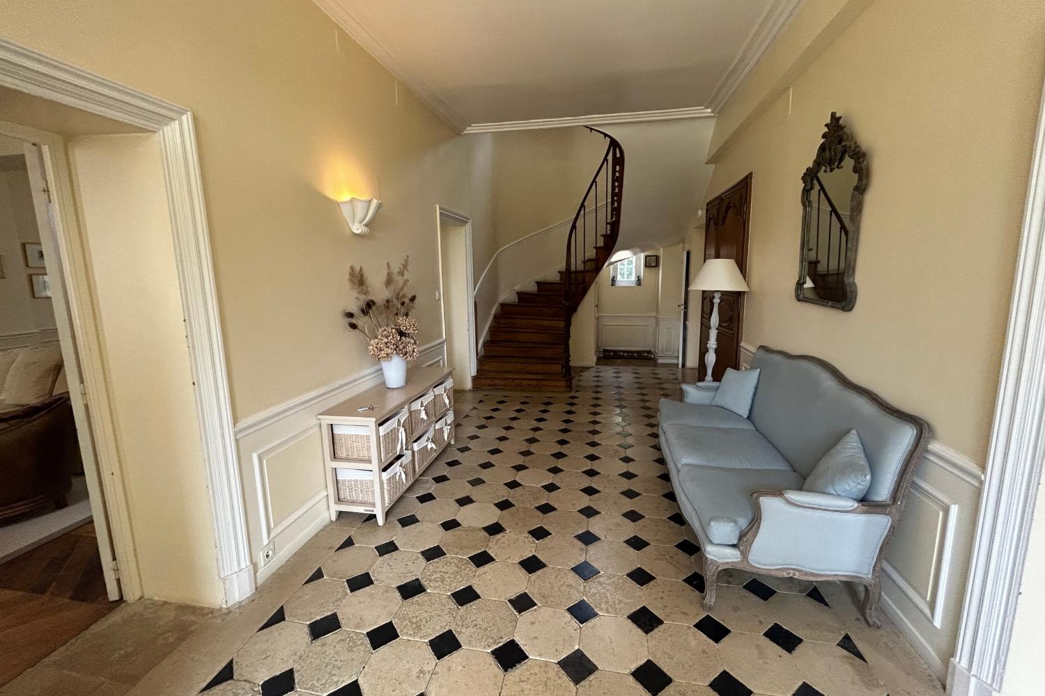 Hallway | Holiday château in Burgundy