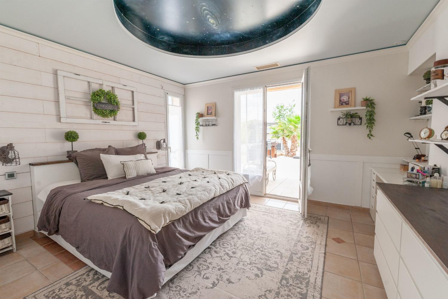 Bedroom | Holiday villa in South of France