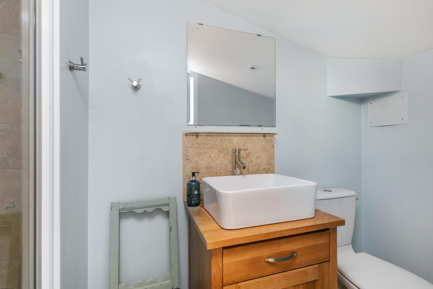 Bathroom | Holiday accommodation in Dordogne