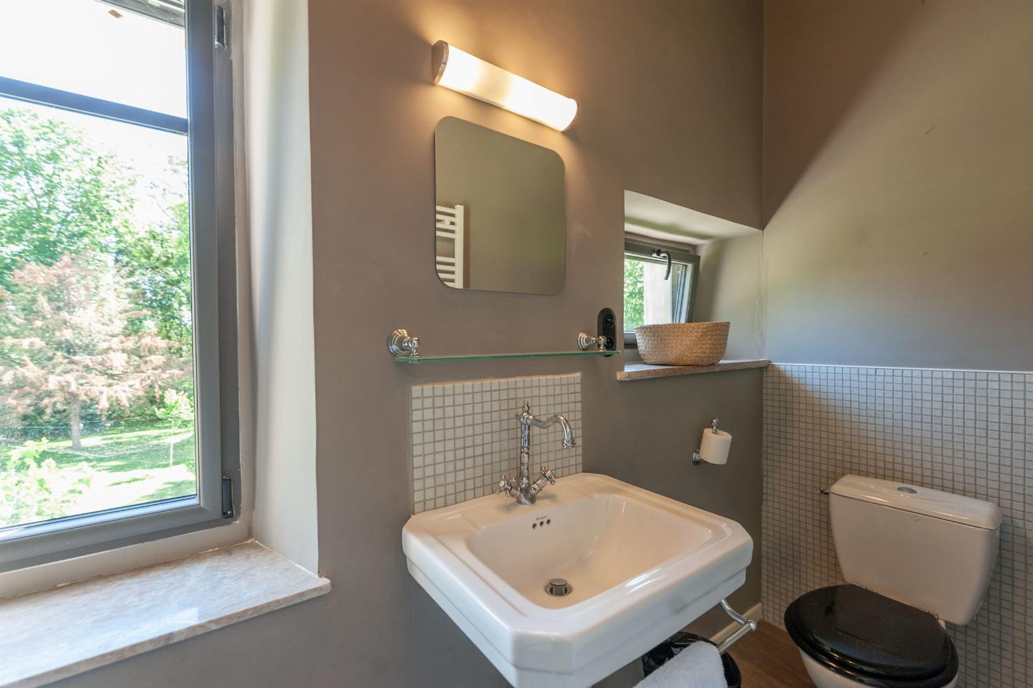 Bathroom | Rental home in South of France