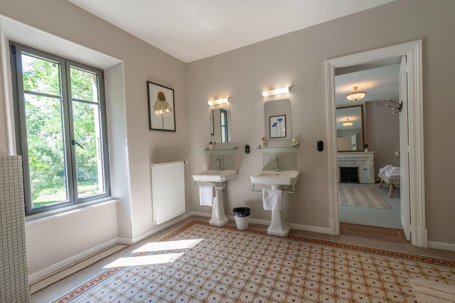 Bathroom | Rental home in South of France