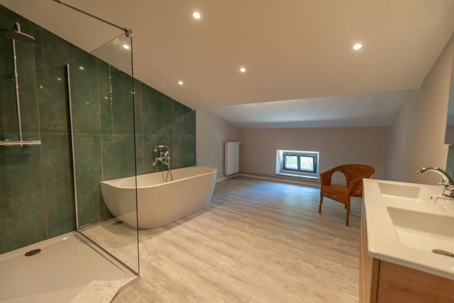 Bathroom | Rental home in South of France