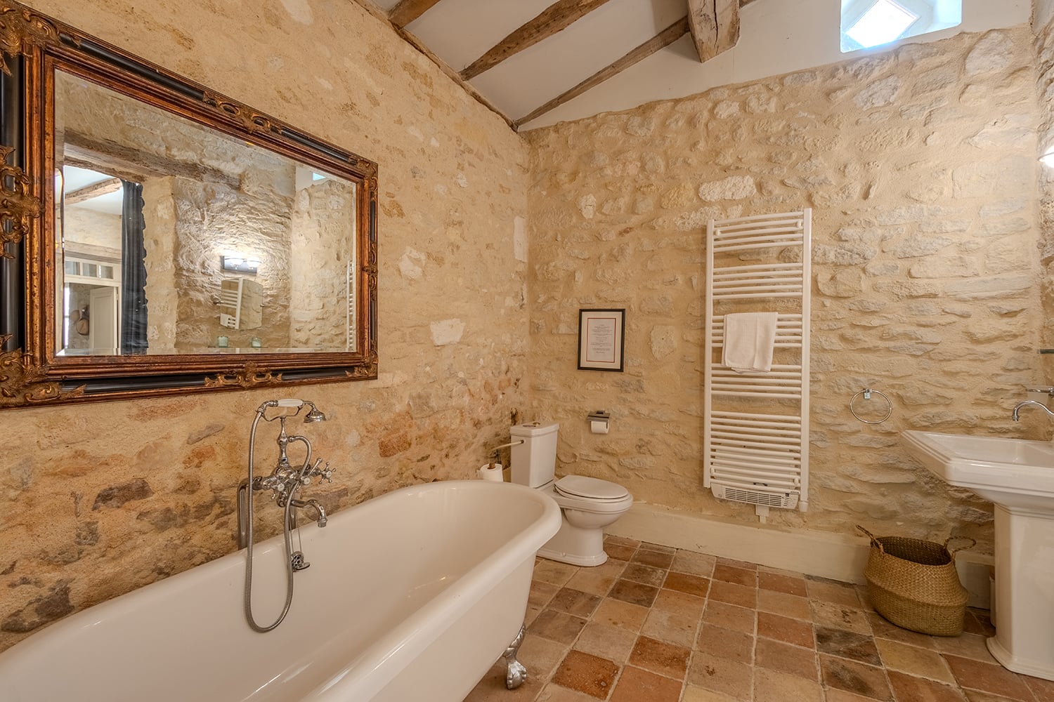 Bathroom | Rental home in Duras Bathroom | Rental home in Duras