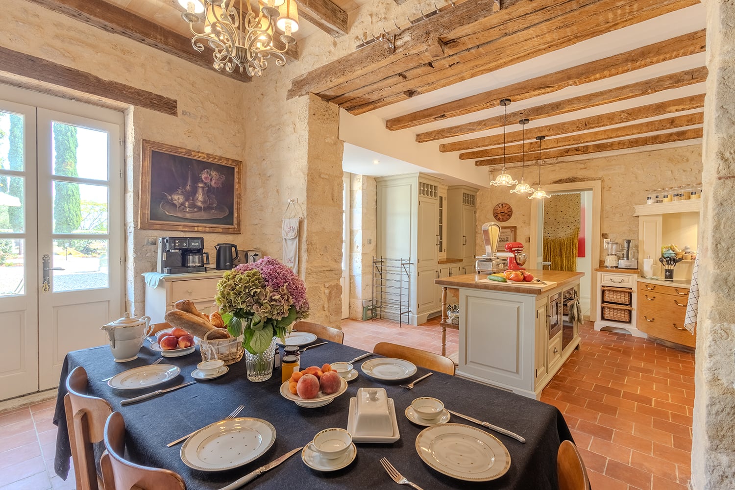 Dining room | Rental home in Duras Dining room | Rental home in Duras