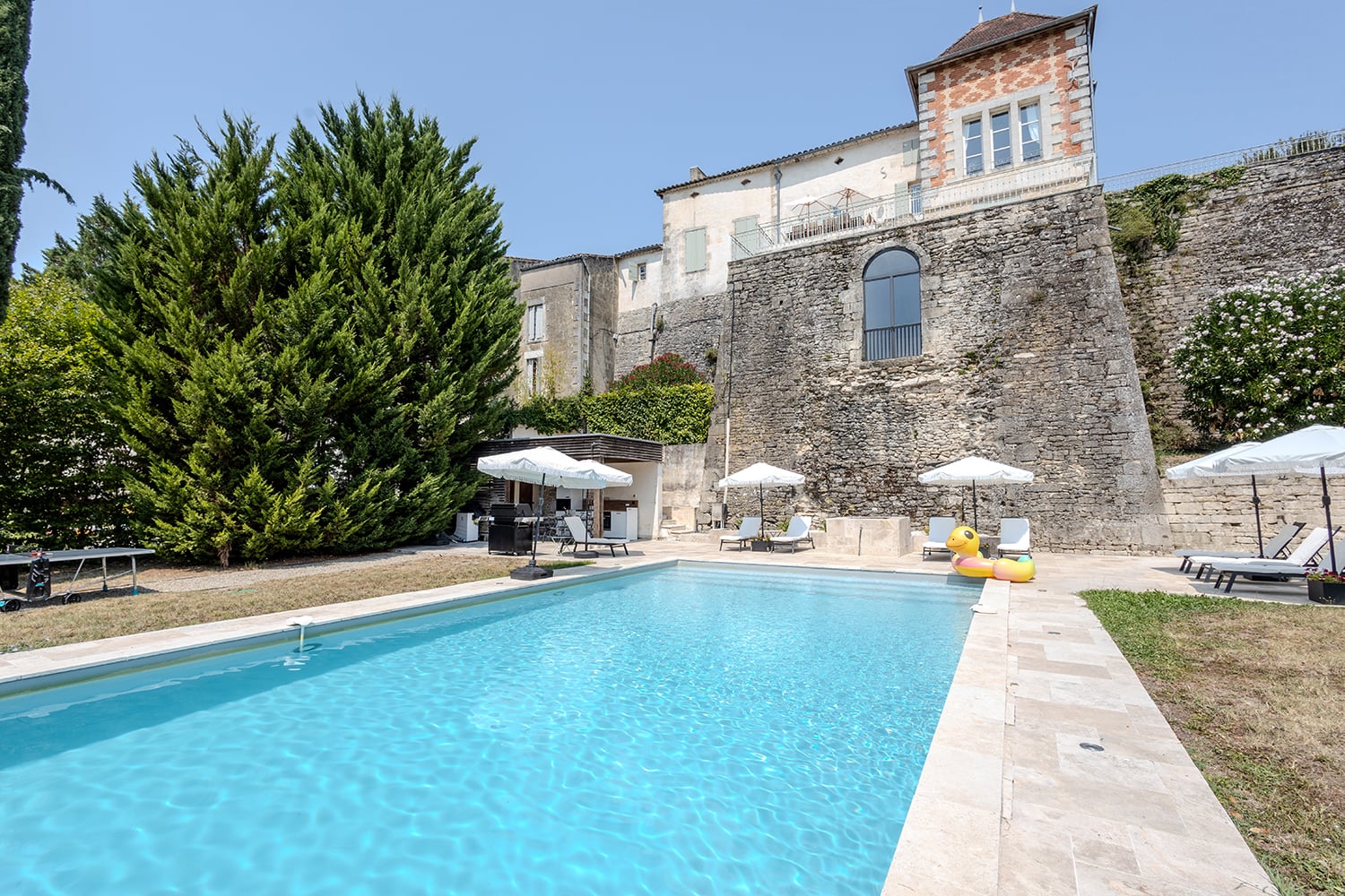 Rental home in Duras with private heated pool Rental home in Duras with private heated pool