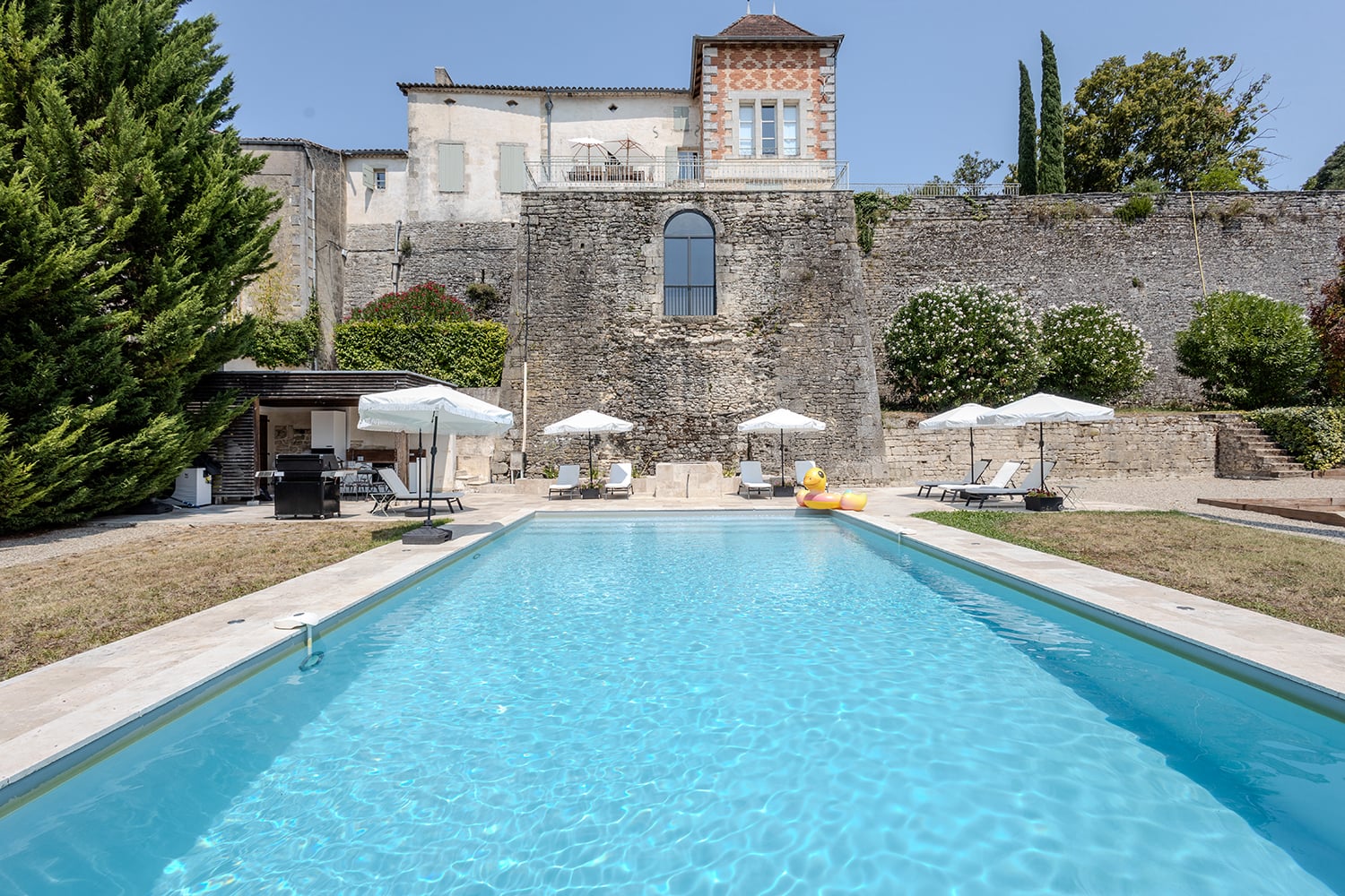 Rental home in Duras with private heated pool Rental home in Duras with private heated pool