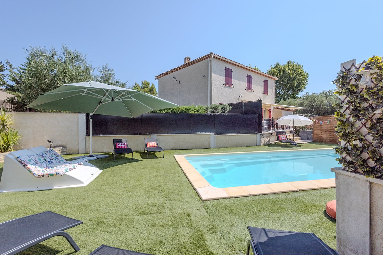 Private pool Private pool