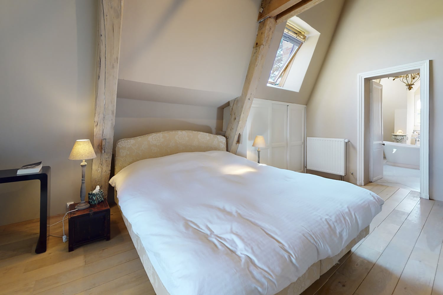 Bedroom | Holiday château in Nouvelle-Aquitaine