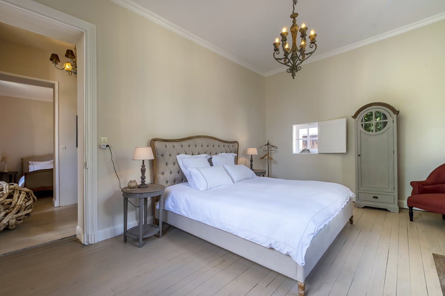 Bedroom | Holiday château in Nouvelle-Aquitaine