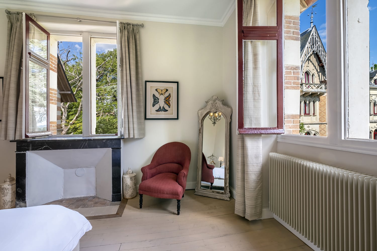 Bedroom | Holiday château in Nouvelle-Aquitaine